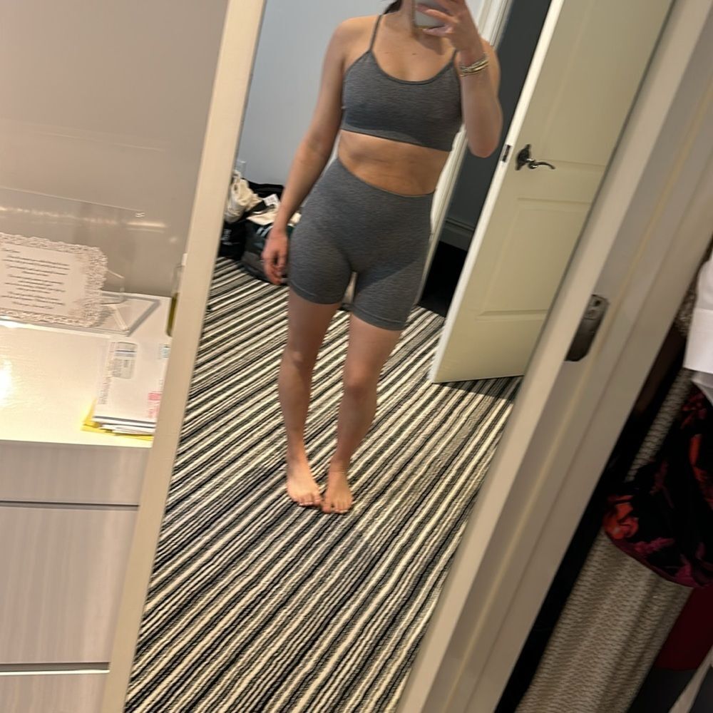 Gray workout set - Picture 3 of 4